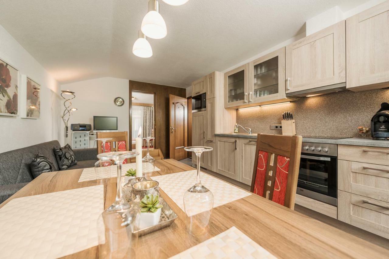 Hotel Haus Christine à Ried im Zillertal Extérieur photo